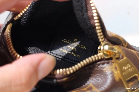 WIS BAG WRIST VUITTON LOUIS 0110